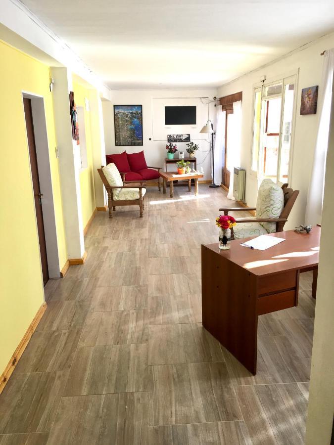 Hostel Elal El Calafate Bagian luar foto