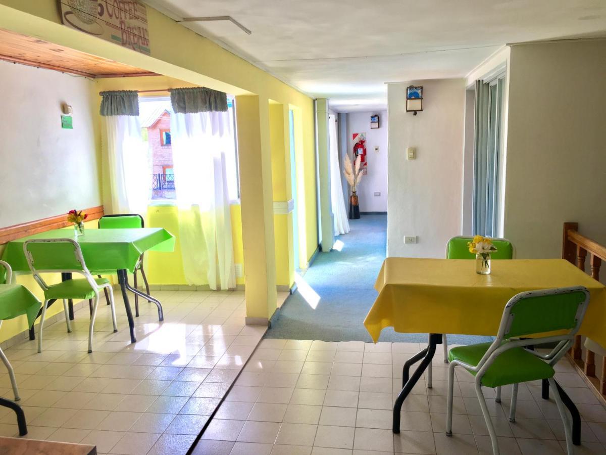 Hostel Elal El Calafate Bagian luar foto