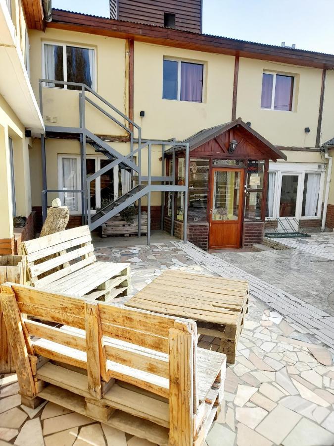 Hostel Elal El Calafate Bagian luar foto